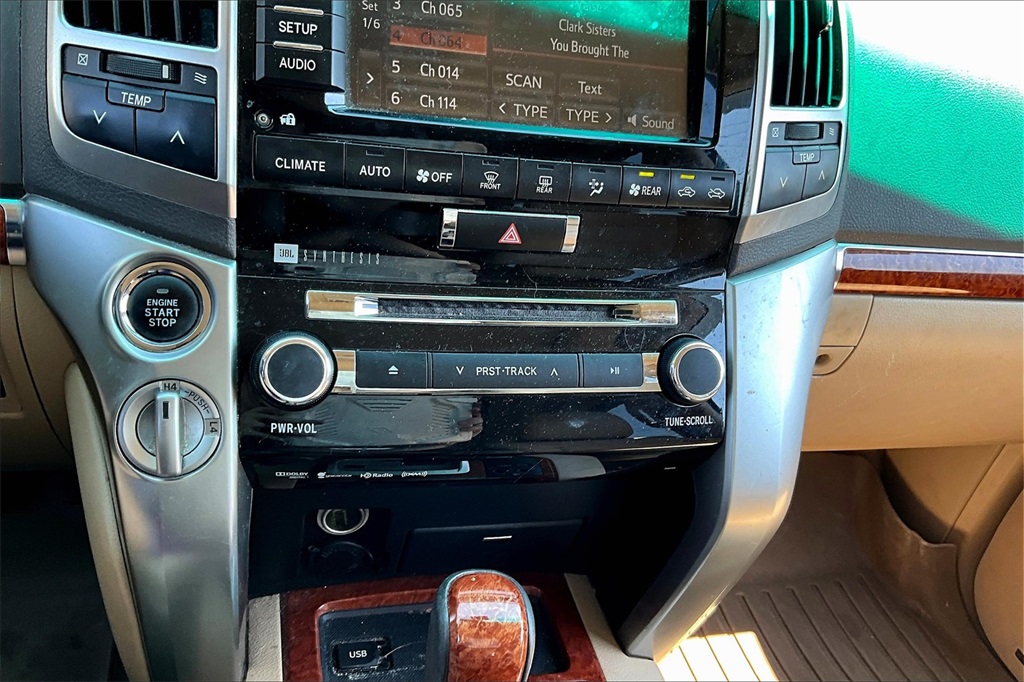 2015 Toyota Land Cruiser Base photo 15