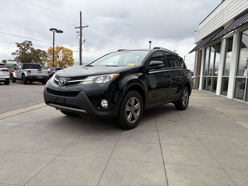 2015 Toyota RAV4 XLE photo 2