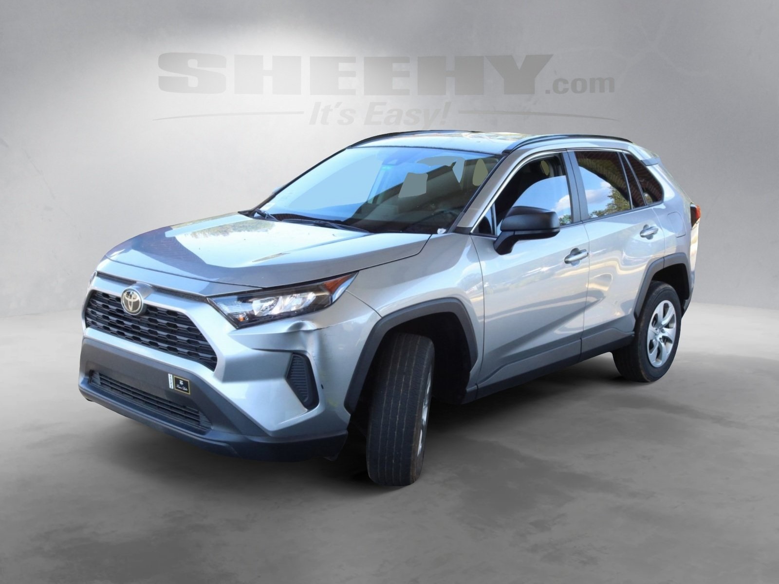 2020 Toyota RAV4 LE photo 10
