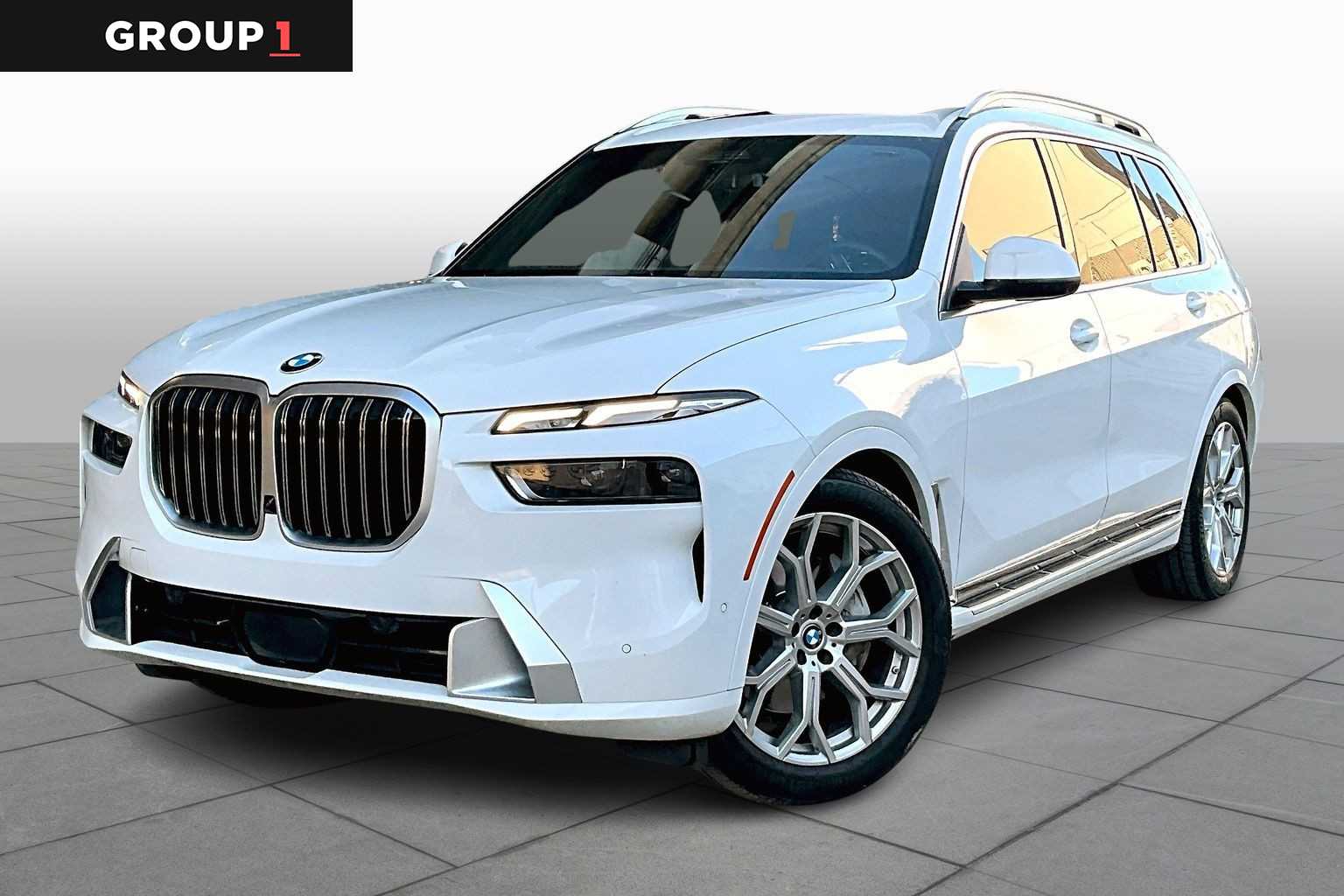 2023 BMW X7 40i's photo