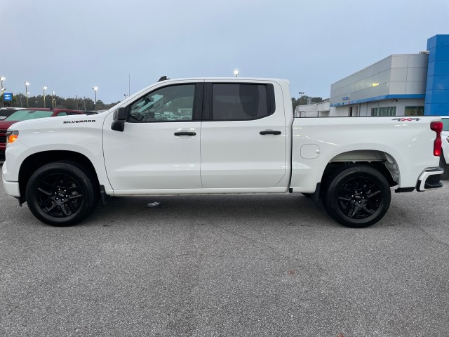 2024 Chevrolet Silverado 1500 Custom photo 2