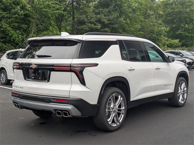 2025 Chevrolet Traverse photo 3