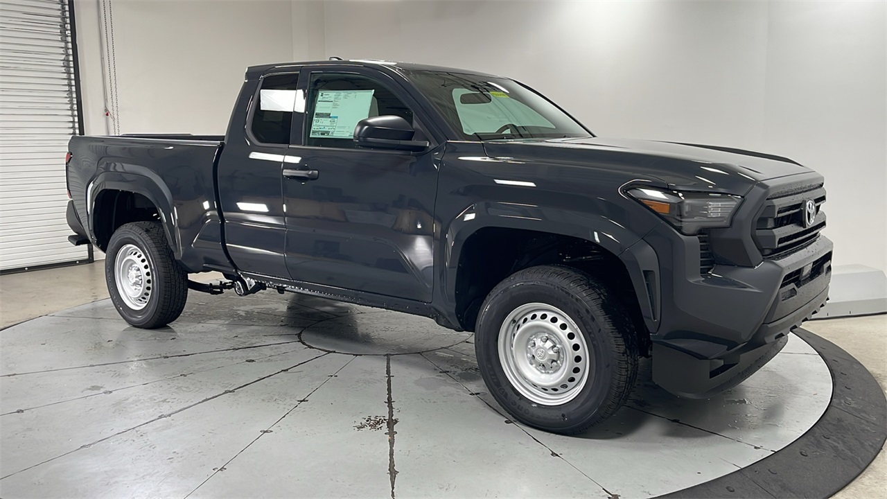 2025 Toyota Tacoma SR XtraCab photo 3