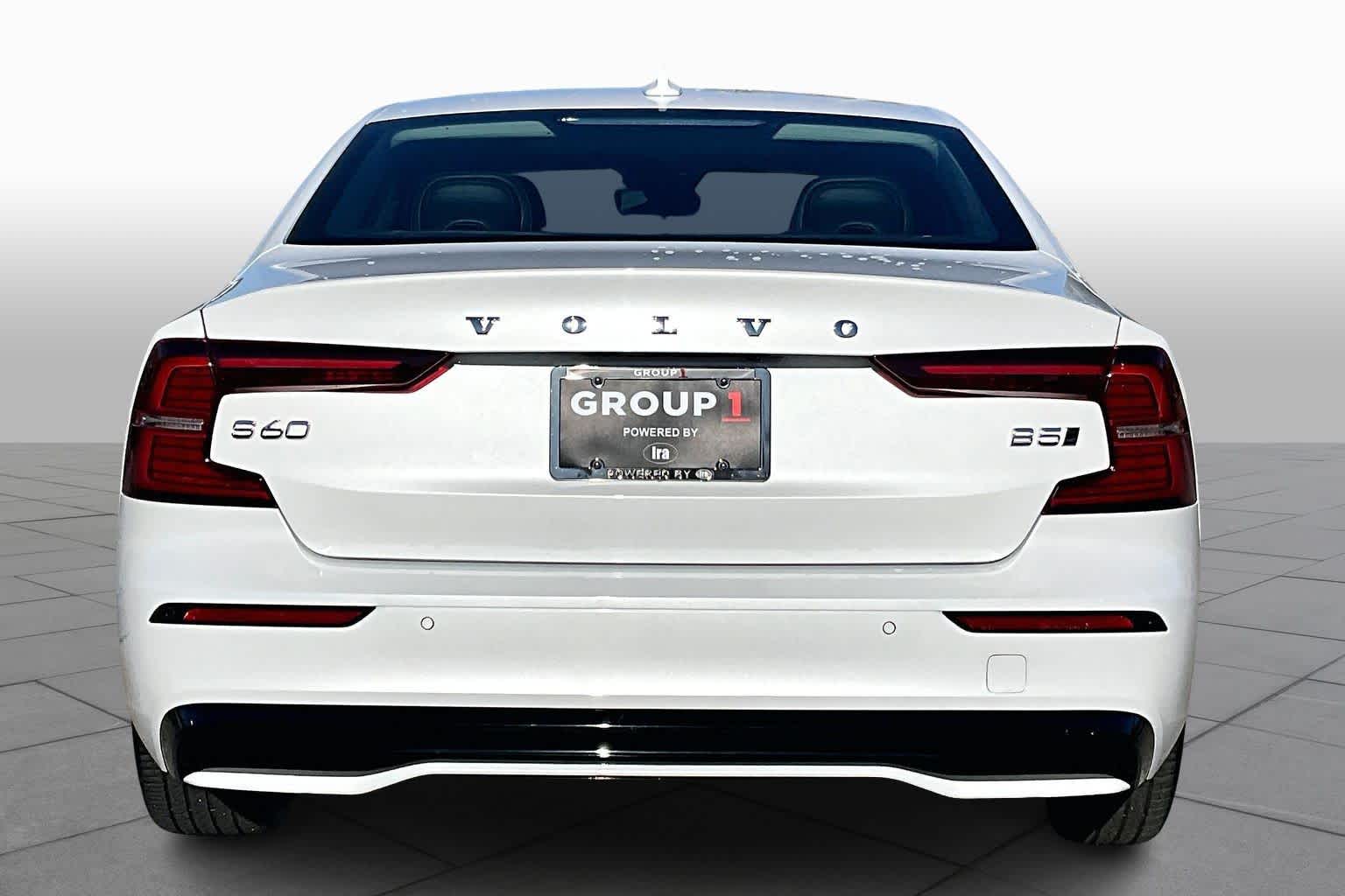 2024 Volvo S60 Ultimate photo 4