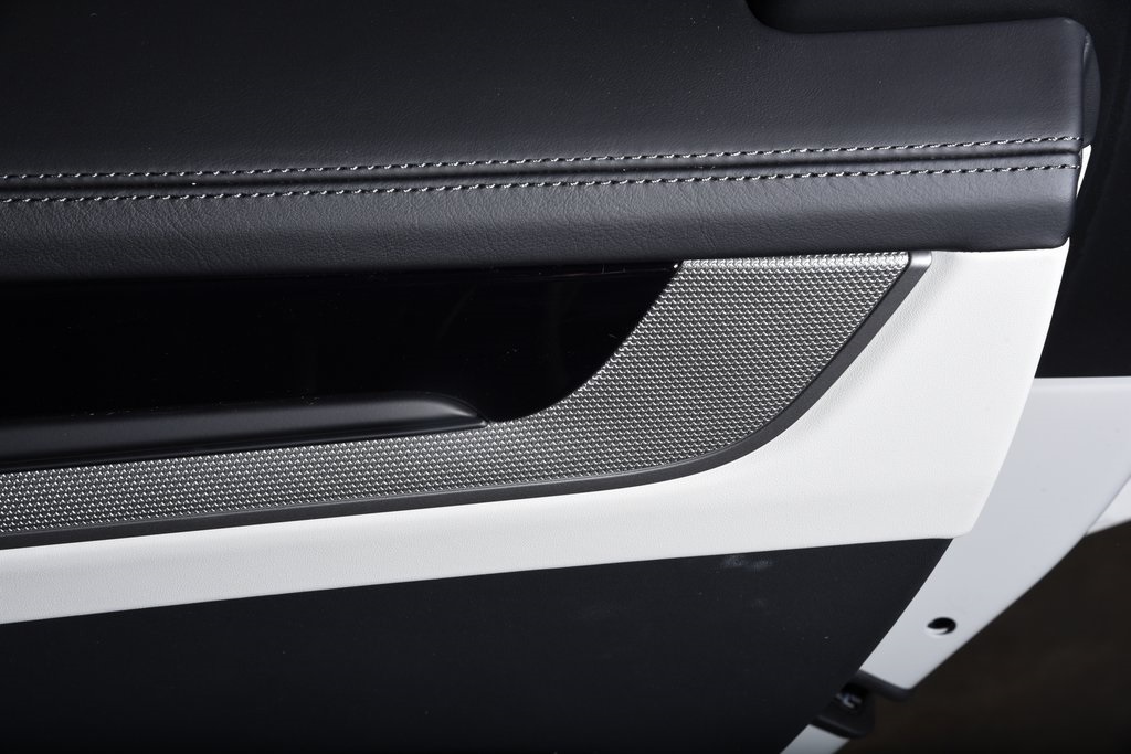 2025 Porsche Cayenne E-Hybrid photo 24