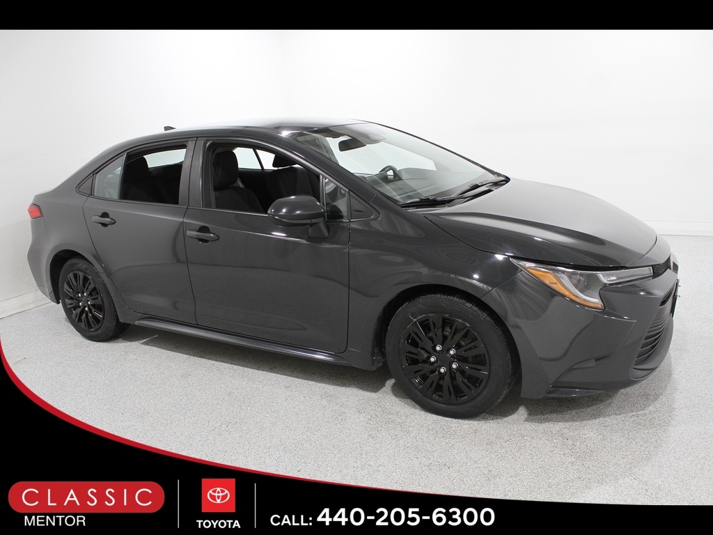 2023 Toyota Corolla LE's photo