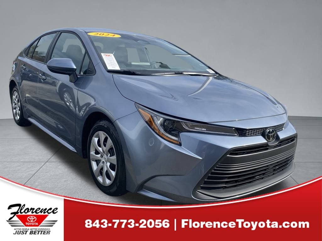 2024 Toyota Corolla LE's photo