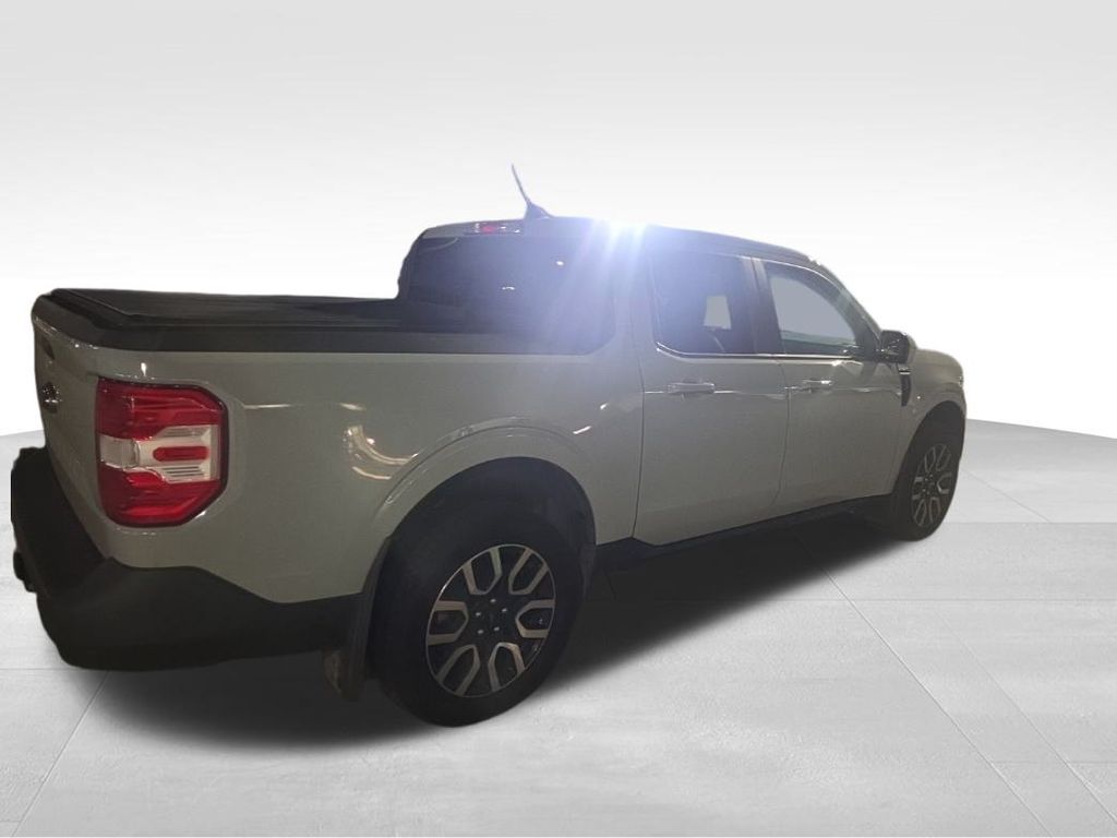 2022 Ford Maverick Lariat photo 2