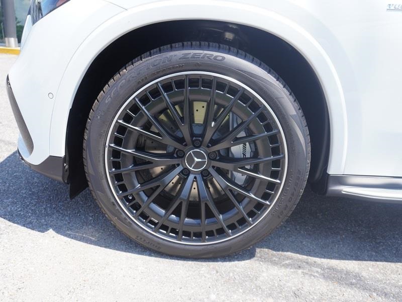 2024 Mercedes Benz GLC AMG 43 4MATIC photo 3