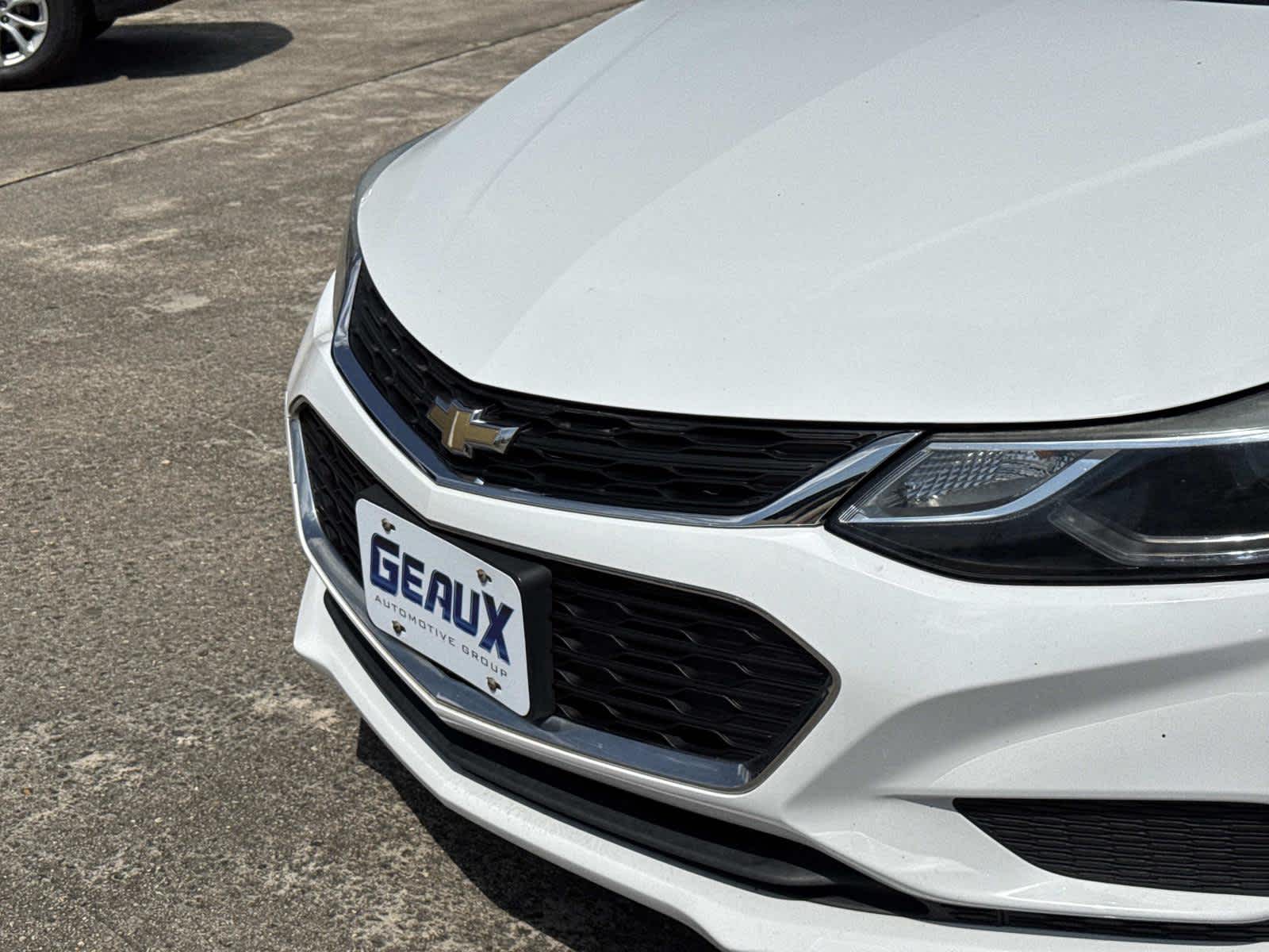 2018 Chevrolet Cruze LT photo 3