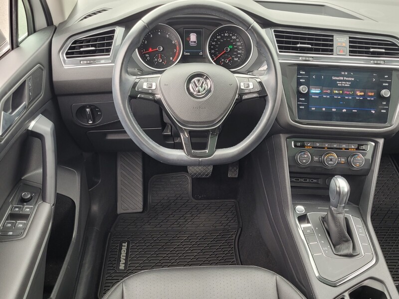 2019 Volkswagen Tiguan SE R-Line photo 7