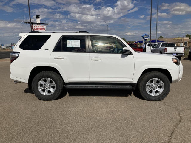 2019 Toyota 4Runner SR5 photo 4