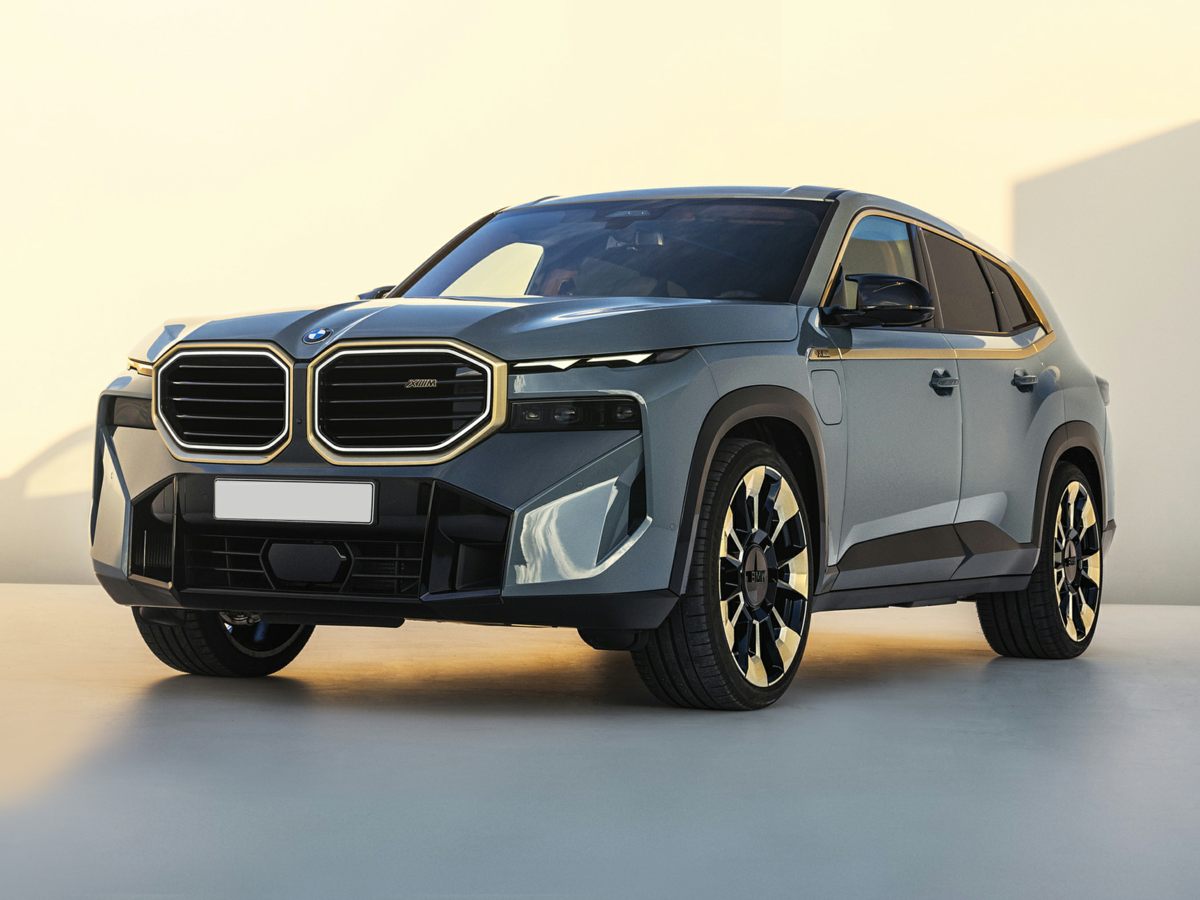 2023 BMW XM Base's photo