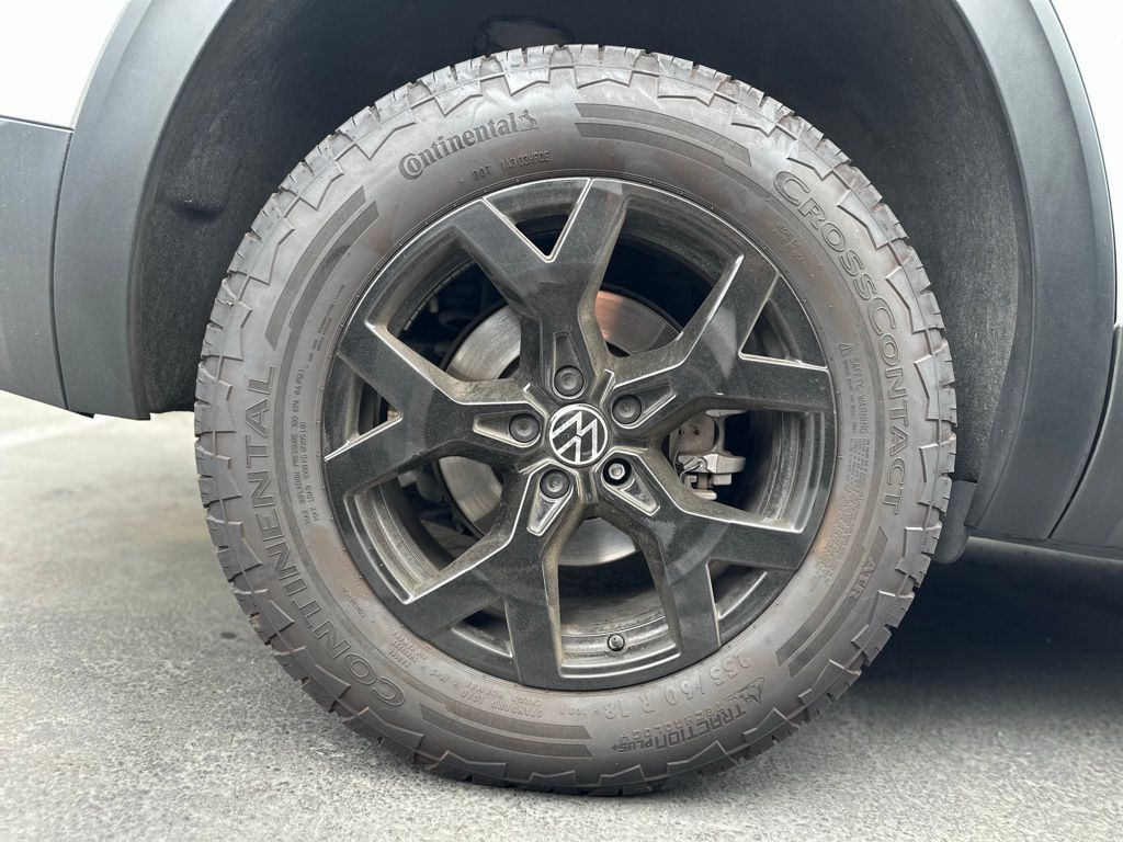 2024 Volkswagen Atlas Peak Edition SE Technology photo 7