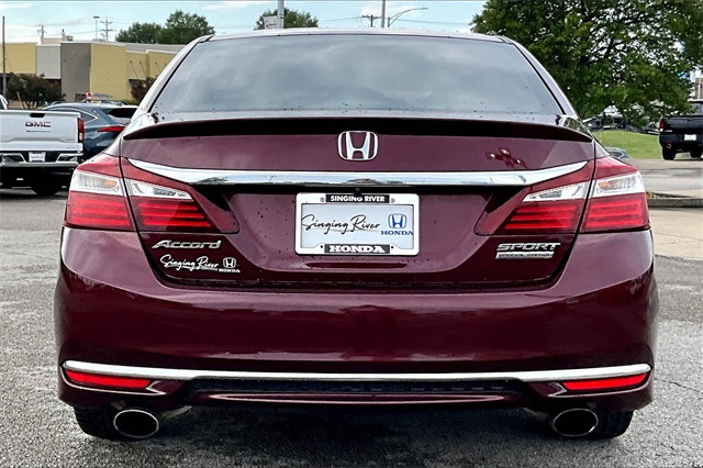 2017 Honda Accord Sport photo 4