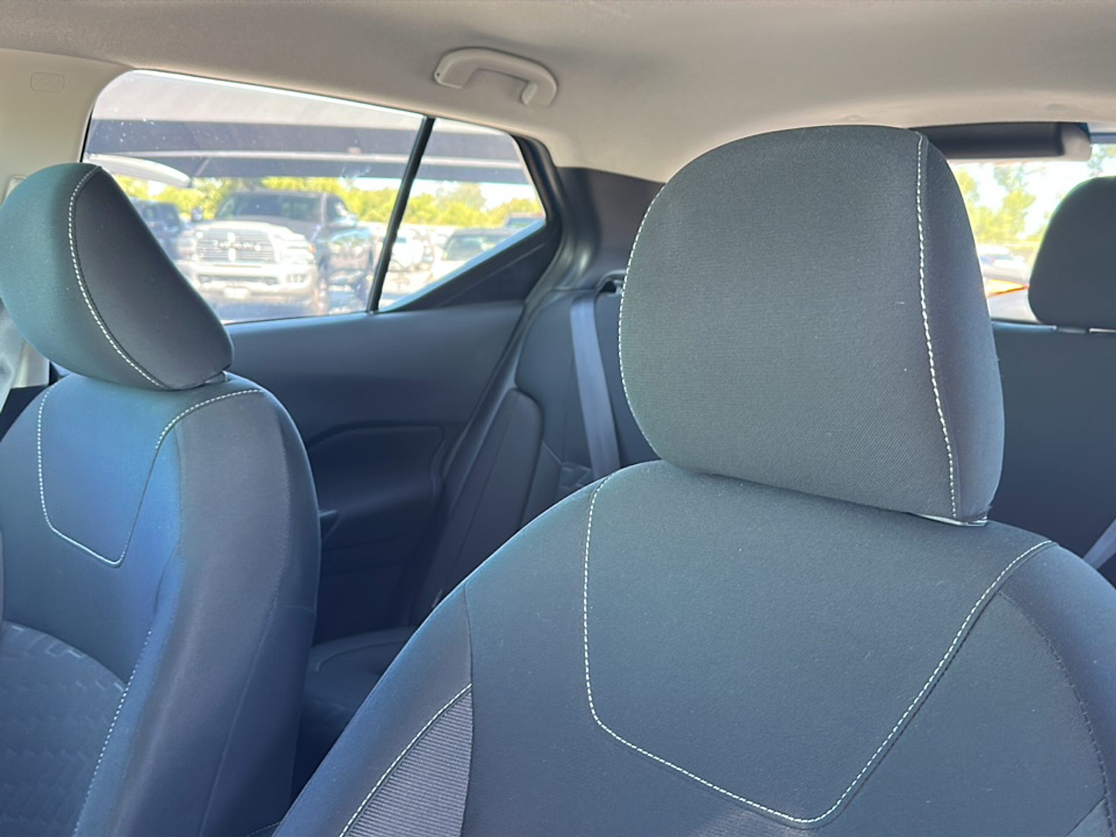 2024 Nissan Kicks SV photo 2