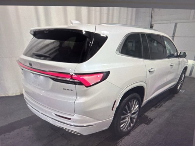 2025 Buick Enclave Avenir photo 3
