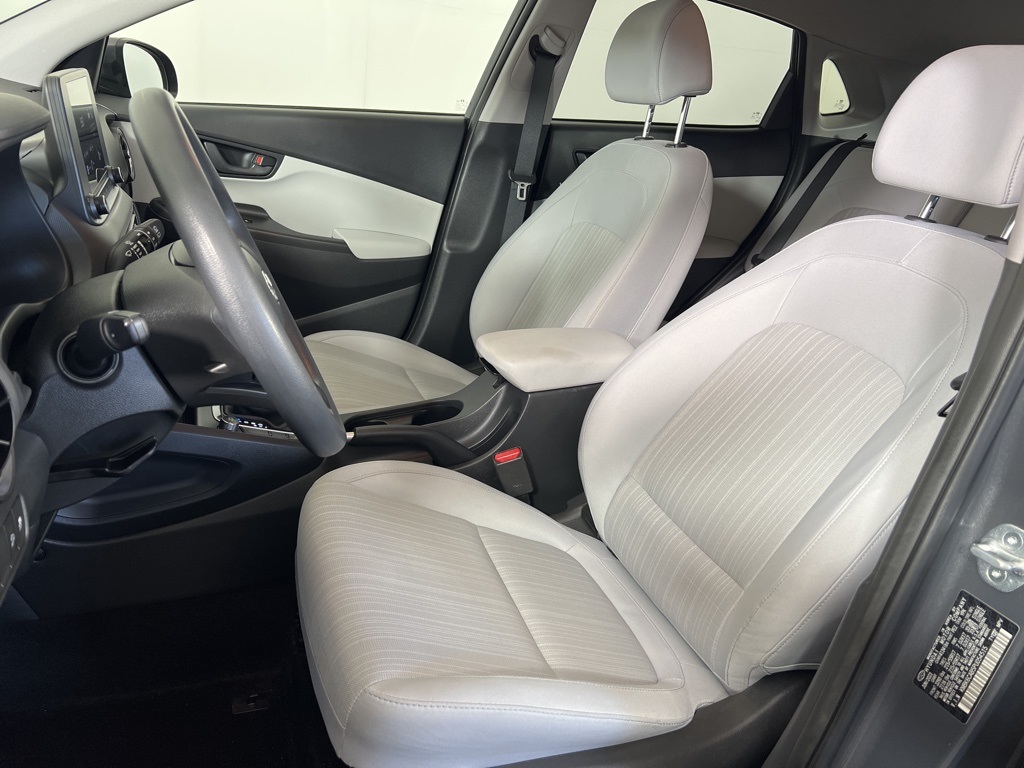 2023 Hyundai Kona SEL photo 2