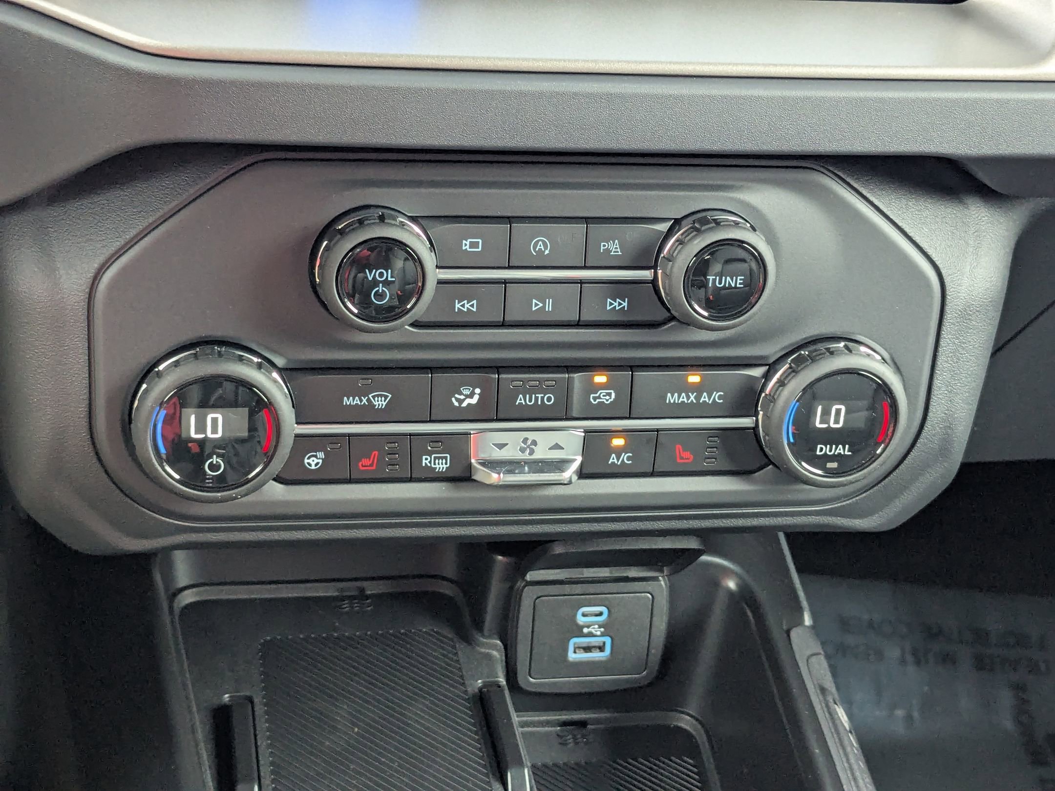 2025 Ford Bronco Outer Banks photo 21