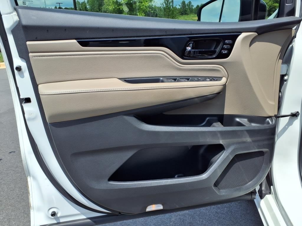 2021 Honda Odyssey Touring photo 4