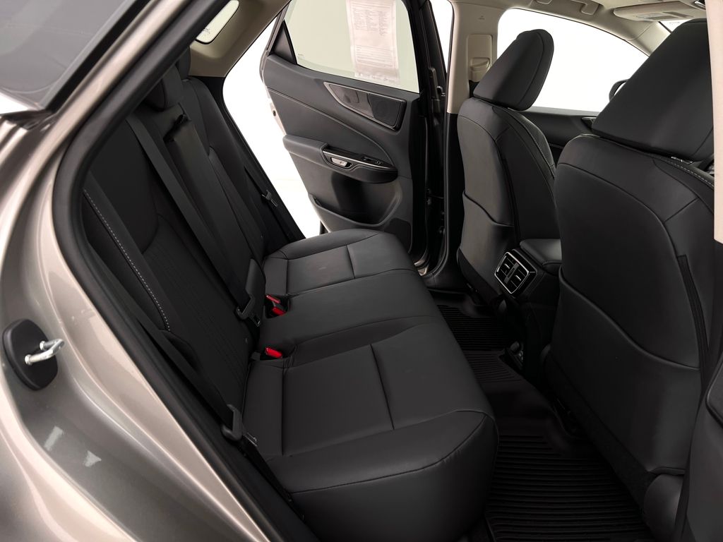 2025 Lexus NX 350 photo 18