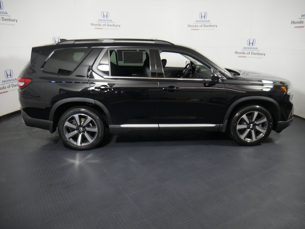 2025 Honda Pilot Touring photo 3