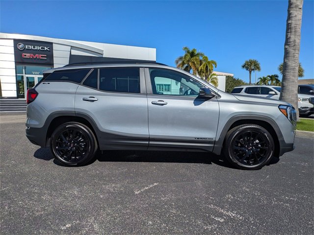 2024 Gmc Terrain SLE photo 3