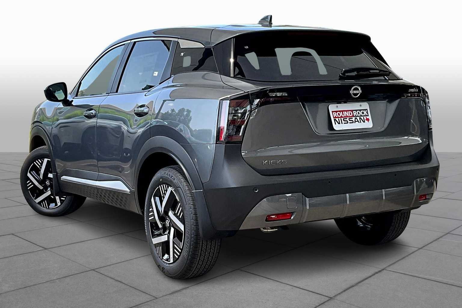 2025 Nissan Kicks SV photo 4