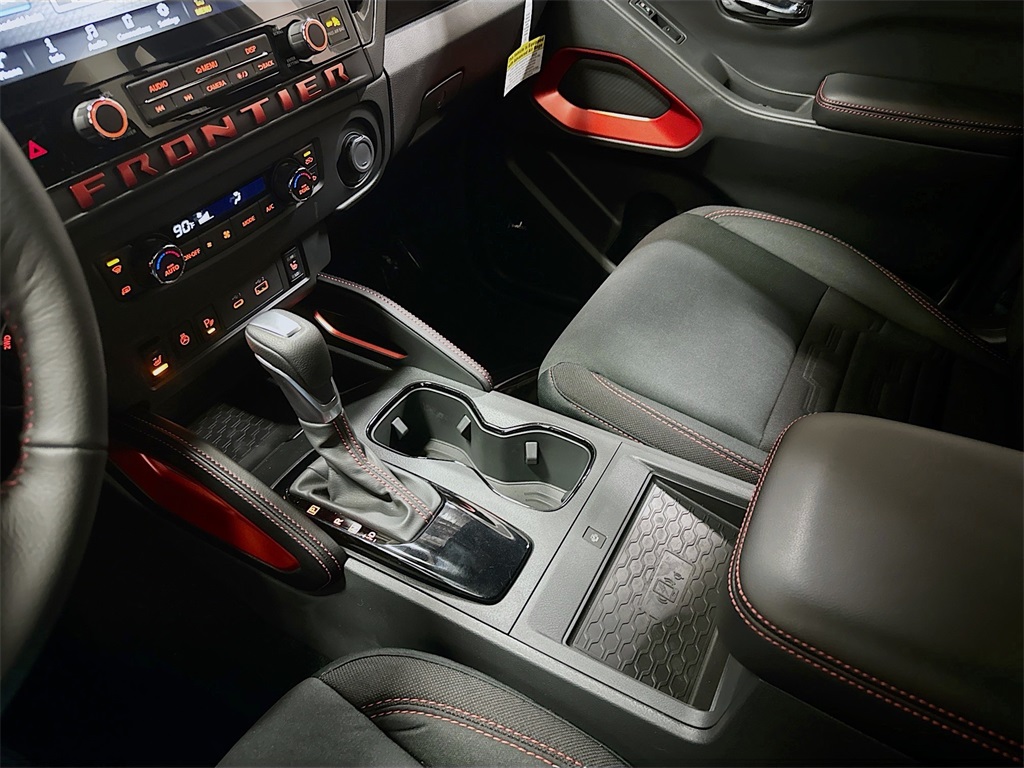 2025 Nissan Frontier PRO-4X photo 28
