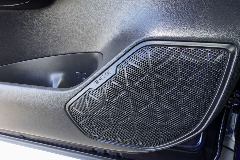 2023 Toyota RAV4 XLE photo 11