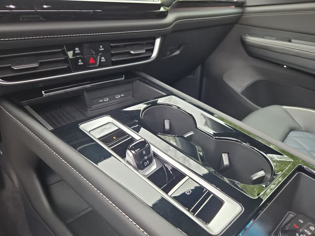 2025 Volkswagen Atlas Cross Sport SEL Premium R-Line photo 29