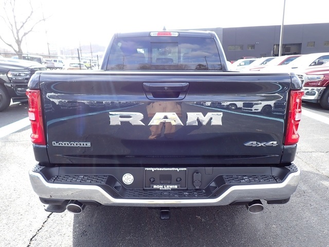 2025 Ram 1500 Laramie photo 3