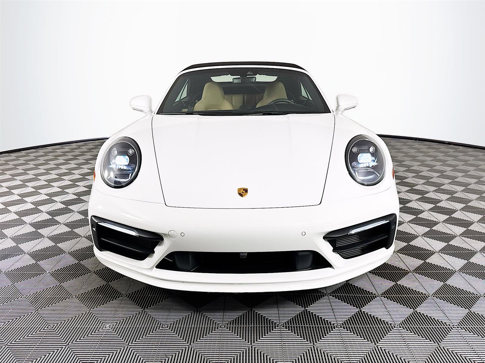 2024 Porsche 911 S photo 2