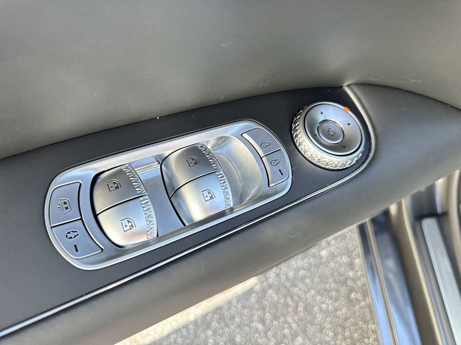 2024 Genesis G90 3.5T E-Supercharger photo 19