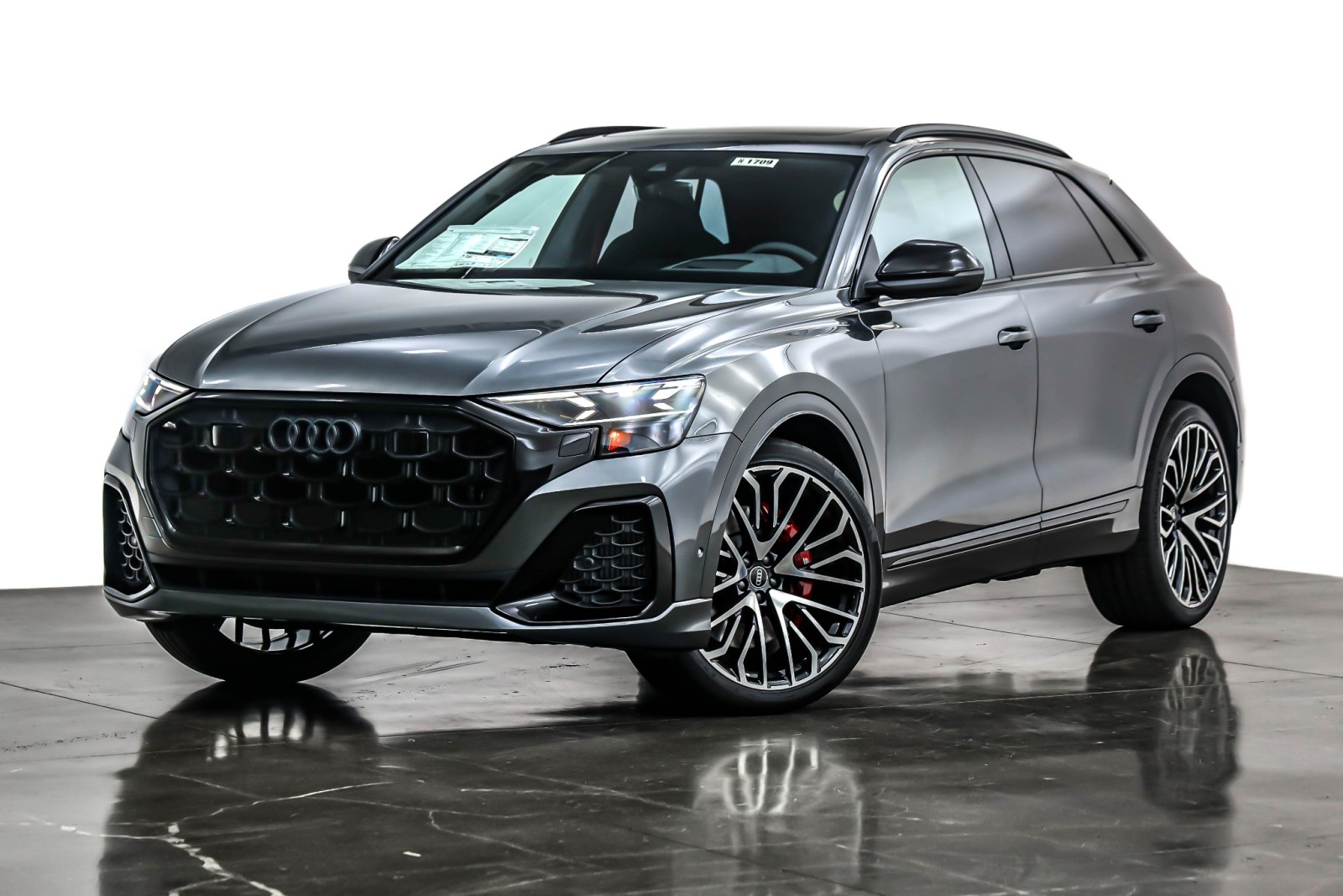 2026 Audi SQ8 Prestige's photo