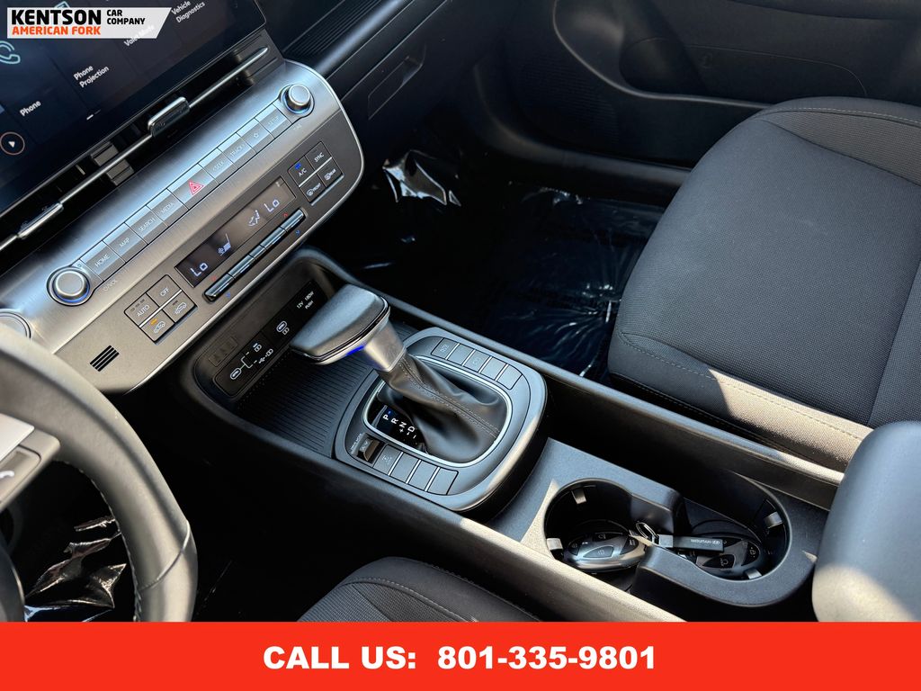 2025 Hyundai Kona SEL photo 24