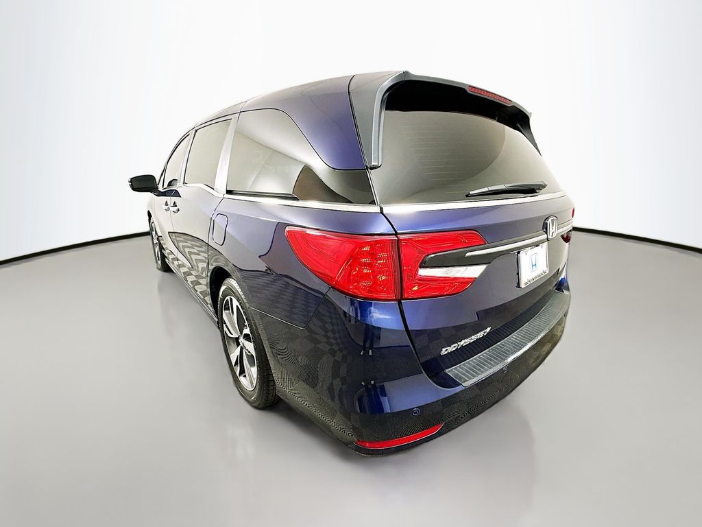 2023 Honda Odyssey Touring photo 7