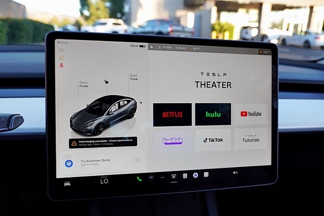 Used 2023  Tesla Long Range image 29