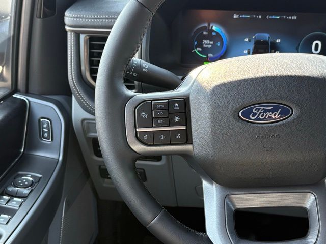 2025 Ford F-150 Lightning photo 24