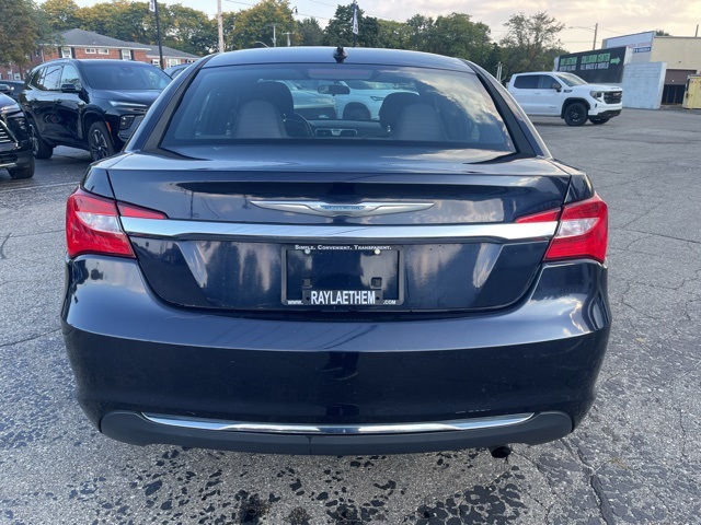2012 Chrysler 200 Touring photo 6