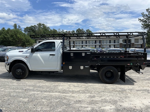 2024 Ram 3500 Tradesman photo 2