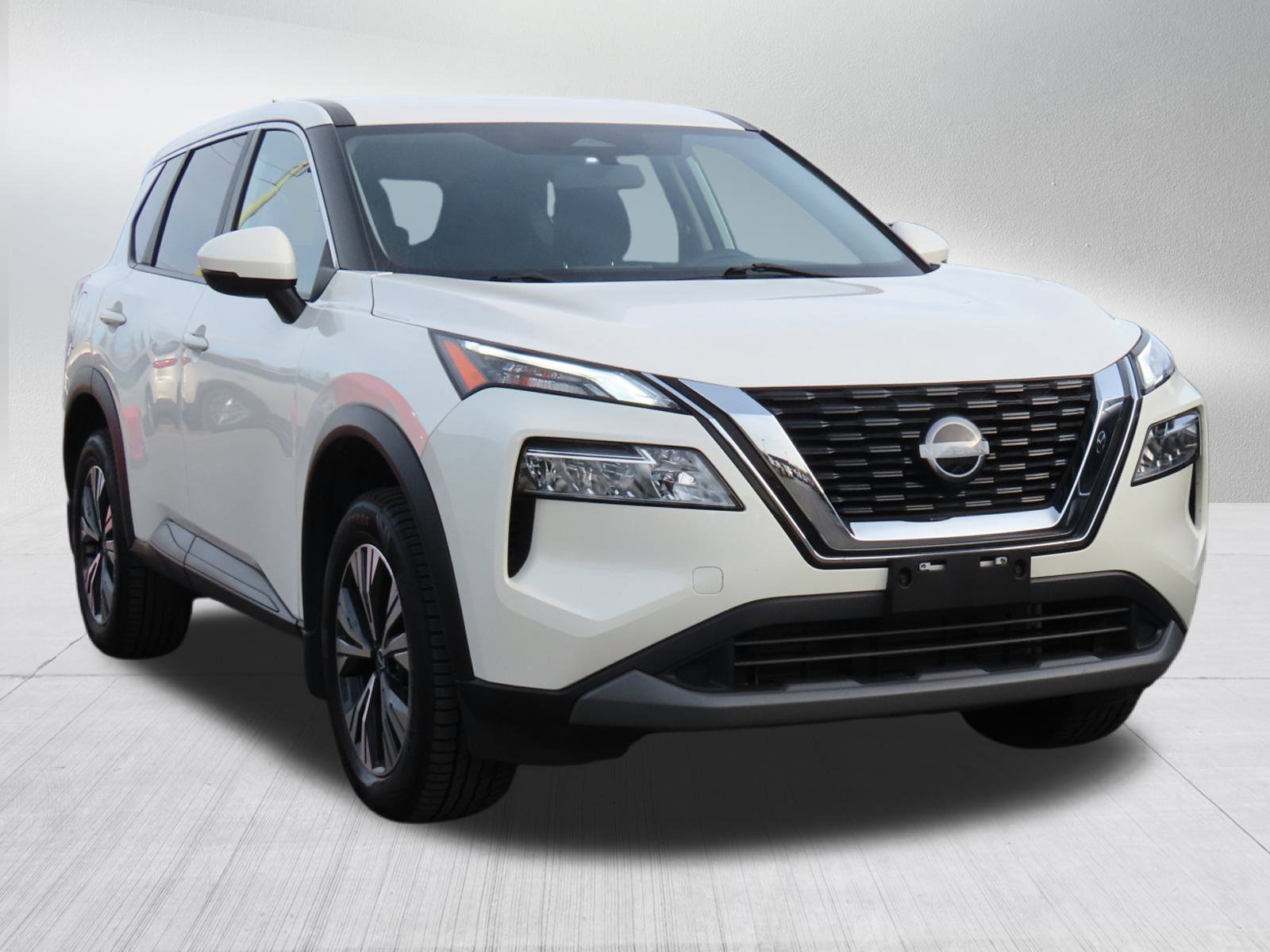 2023 Nissan Rogue SV's photo