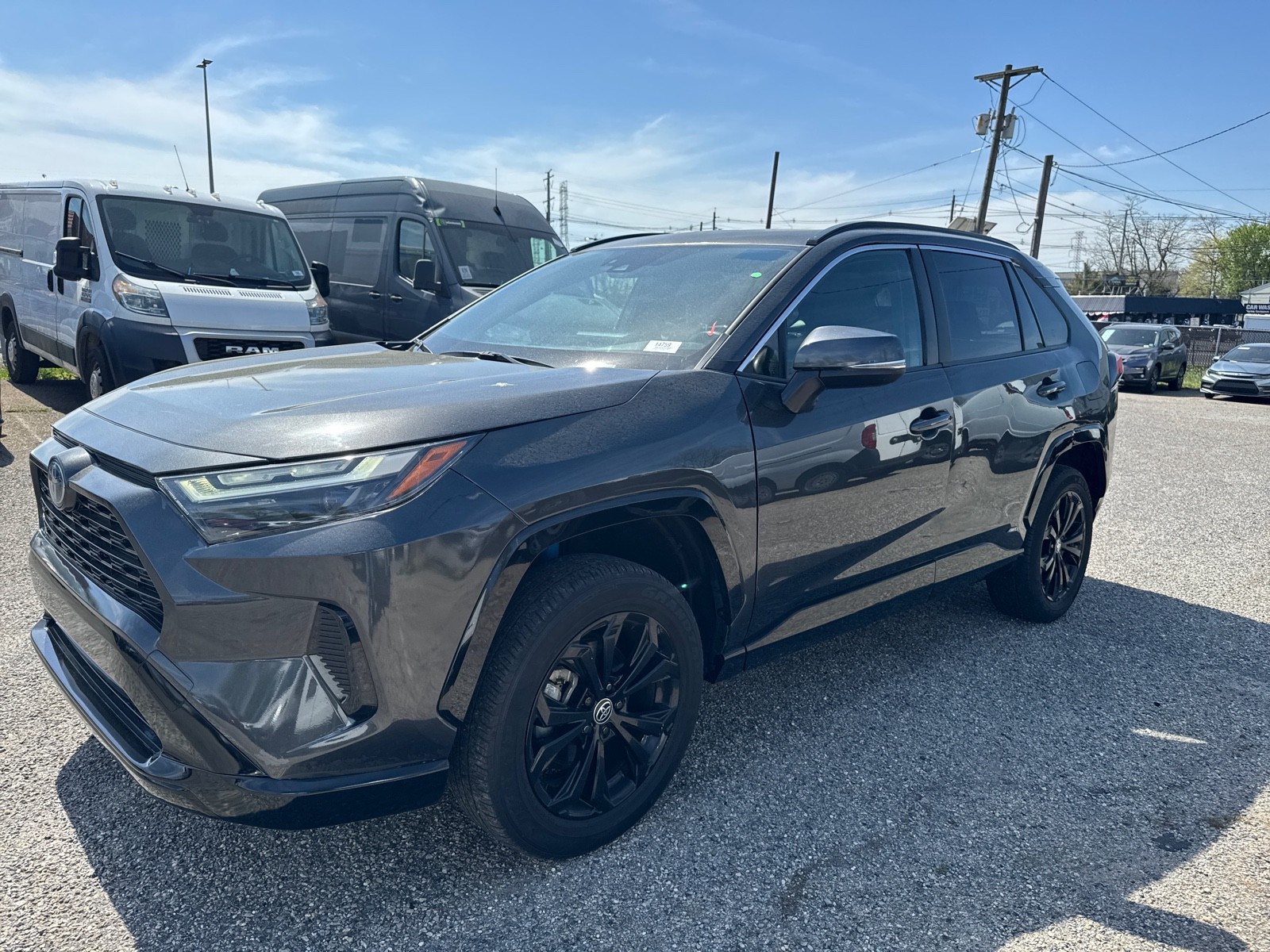 2022 Toyota RAV4 Hybrid SE photo 3