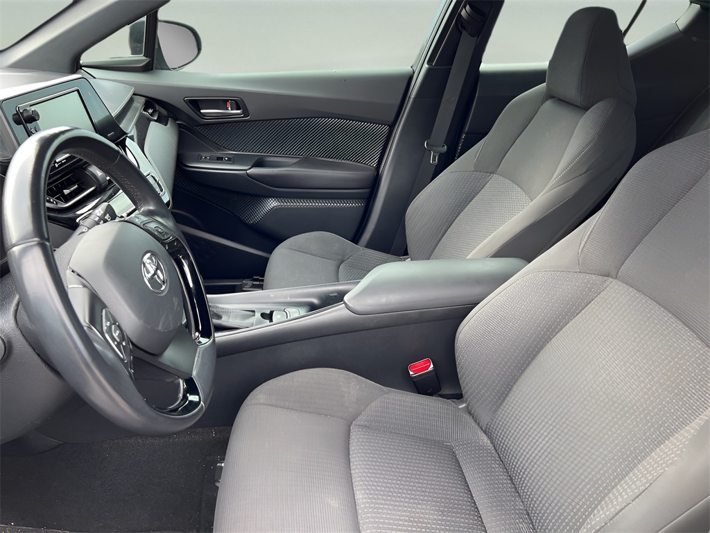 2018 Toyota C-HR XLE photo 7