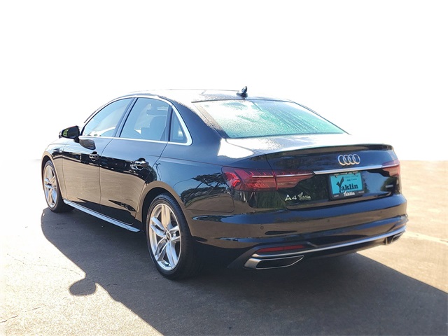 2023 Audi A4 45 S line Premium Plus photo 3