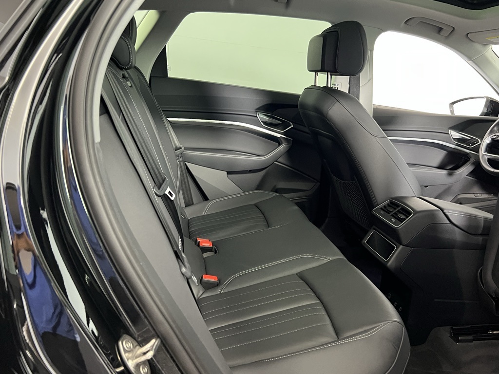 2023 Audi e-tron Premium photo 19
