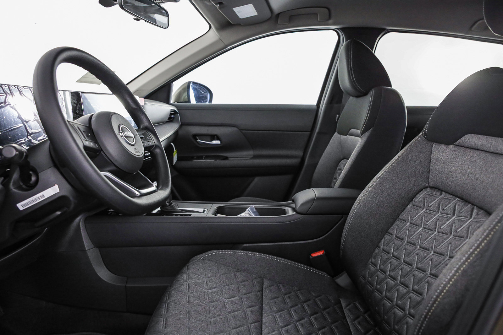 2025 Nissan Kicks SV photo 14