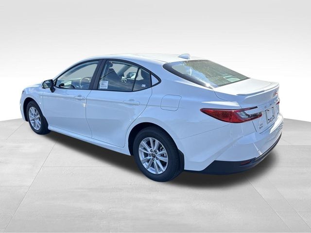 2025 Toyota Camry LE photo 3