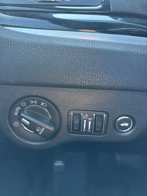 2017 Chrysler 300 photo 17