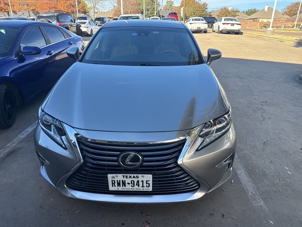2017 Lexus ES 350's photo